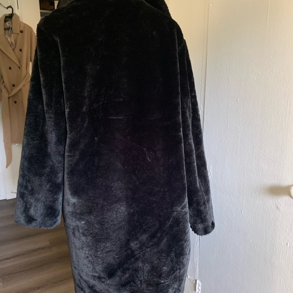 Luxurious Black Teddy Jacket - Picture 2 of 4